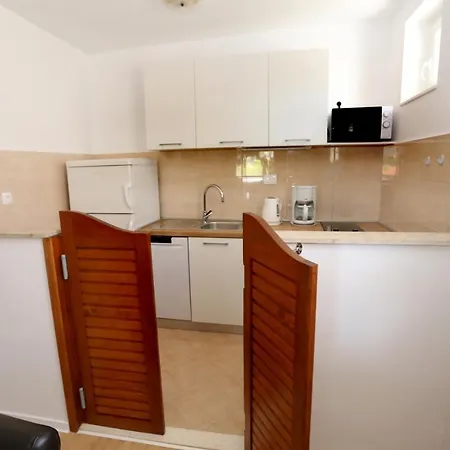 By The Sea - 10342 * تروغير