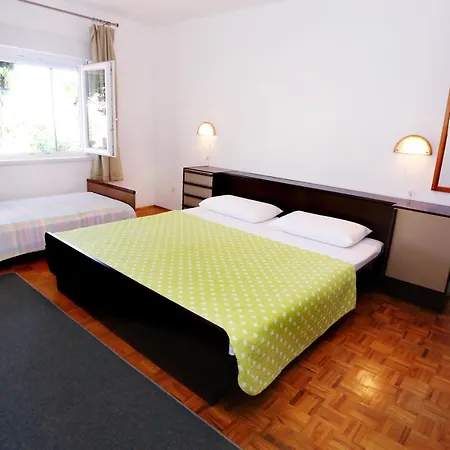 Apartment By The Sea - 10342