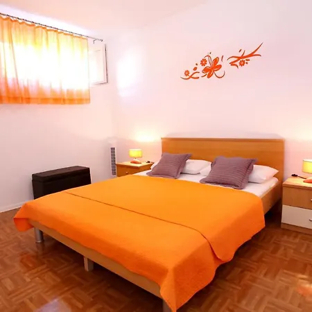 By The Sea - 10342 Apartamento Trogir